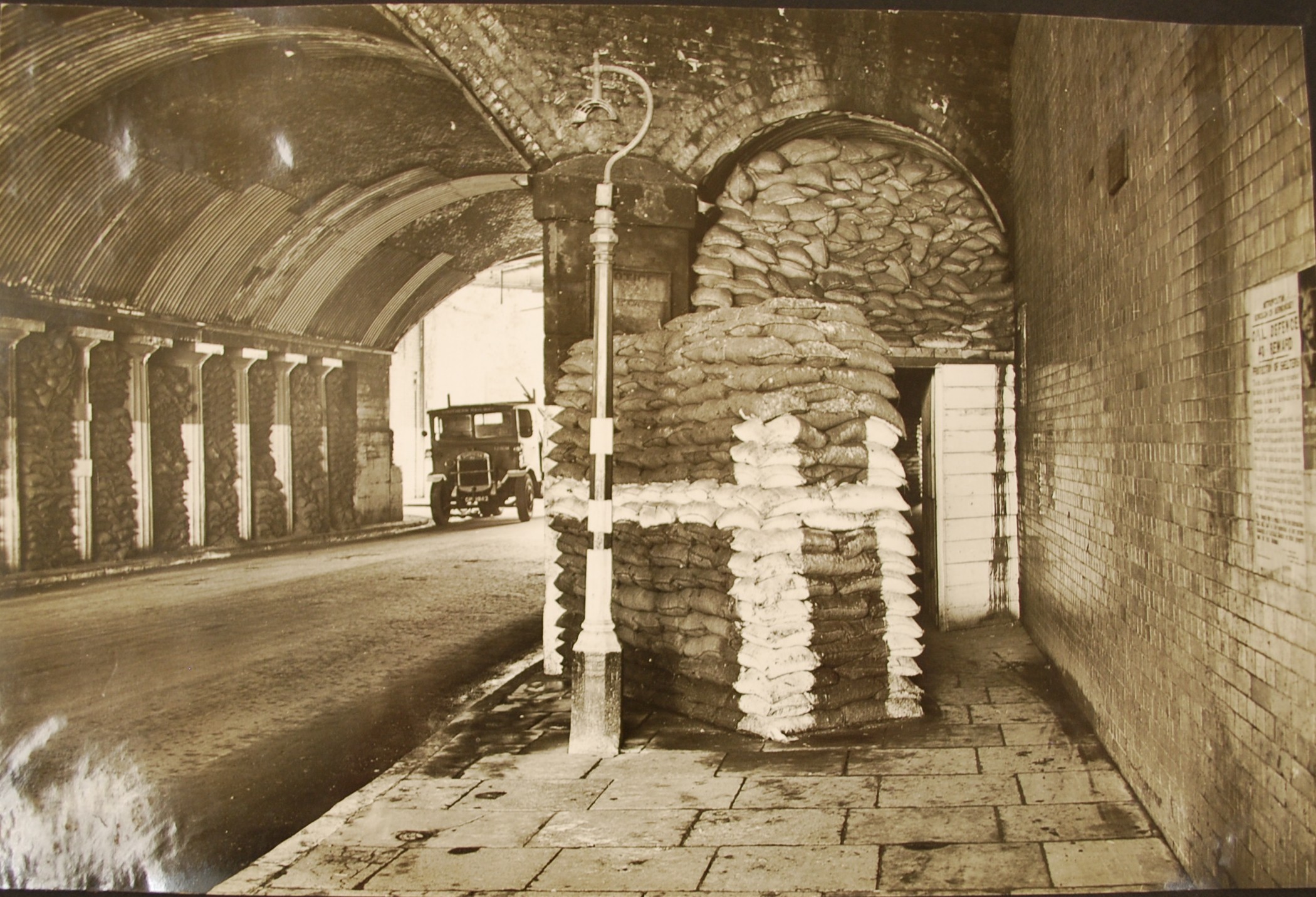 Bomb shelter Spa Rd Arch Sept 1939 (2)